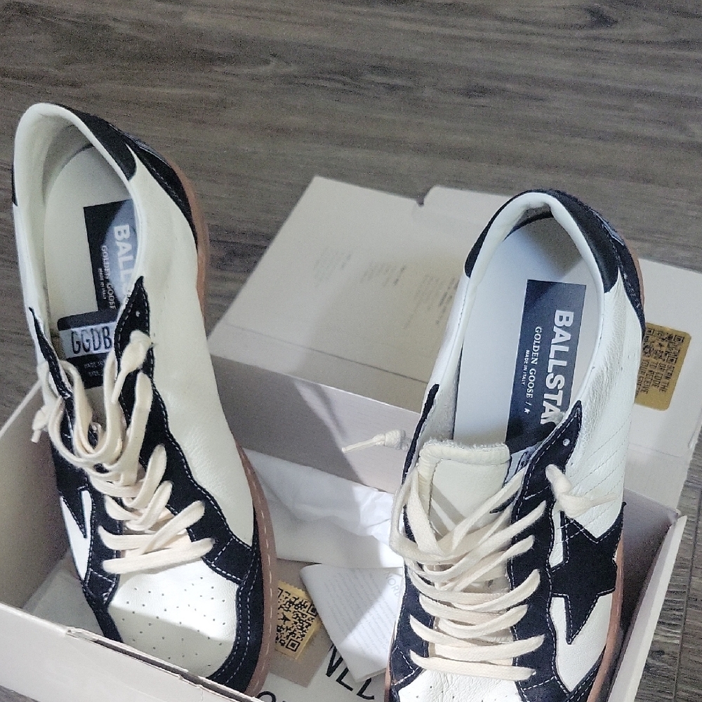 Golden Goose Black and White Star Sneakers Men